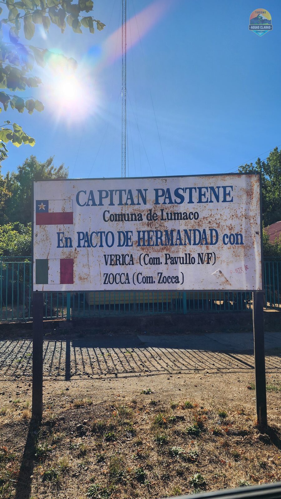 Letrero de bienvenida a Capitán Pastene, zona Nahuelbuta